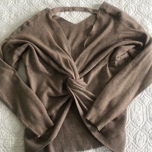 Back twist sweater